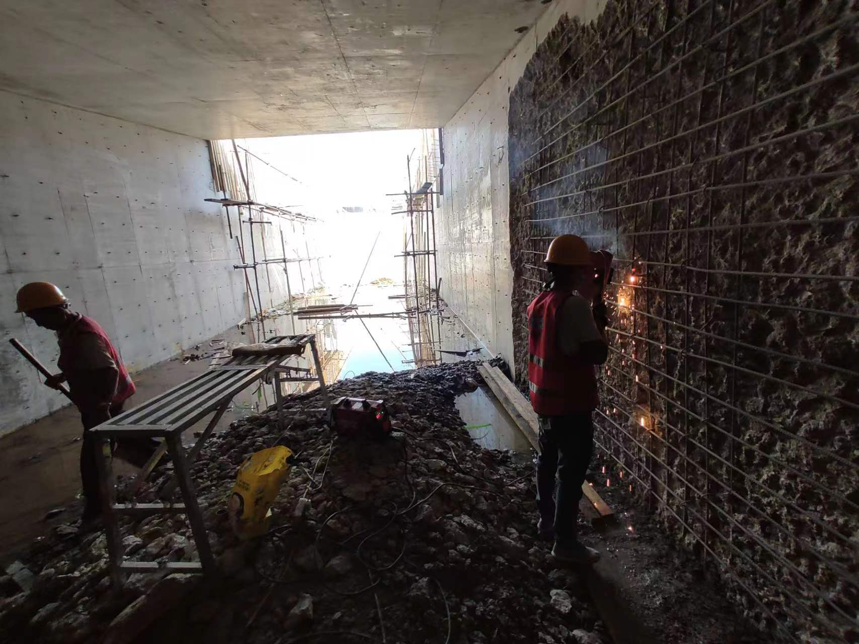 淮北挖断承重墙导致楼体开裂，加固施工方案出炉